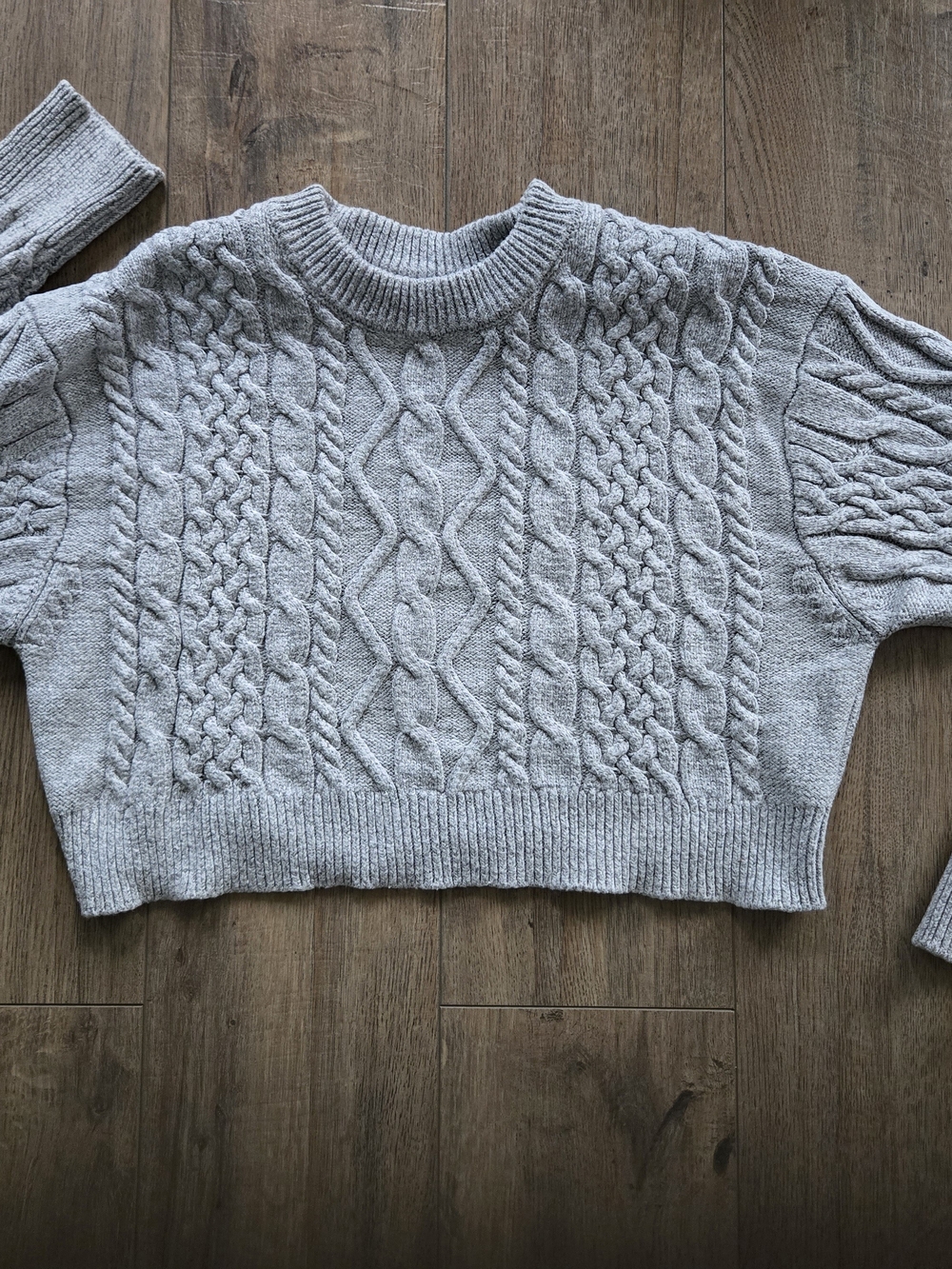 GARAGE Chunky Cable Knit Cropped Sweater - Light Gray Size M